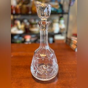 Elegant Cut Crystal Decanter w Stopper